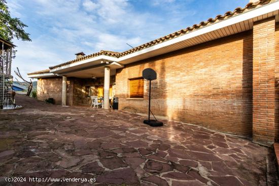 ESPECTACULAR CASA A 4 VIENTOS EN SANT FELIU DEL RACÓ - BARCELONA