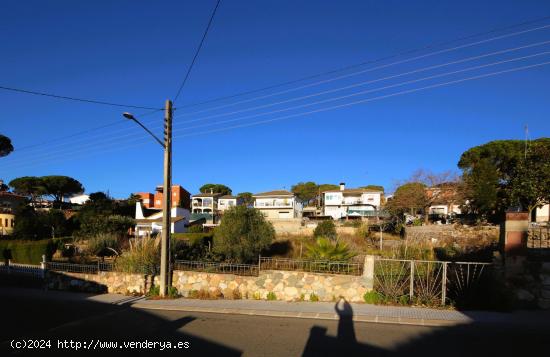 PARCELA EN EXCLUSIVA DE 900M2 SEMIPLANA CON VISTAS AL MAR!! EN LA MEJOR ZONA DE FOGARS DE LA SELVA -