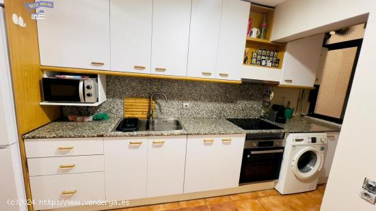 PISO DE 3 HABITACIONES CON AMPLIA COCINA EN EL CENTRO - BARCELONA