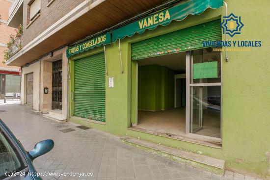 TU NEGOCIO EN EL MEJOR LUGAR! LOCAL EN ZONA COMERCIAL CERCA DE CALLE ALHAMAR** - GRANADA