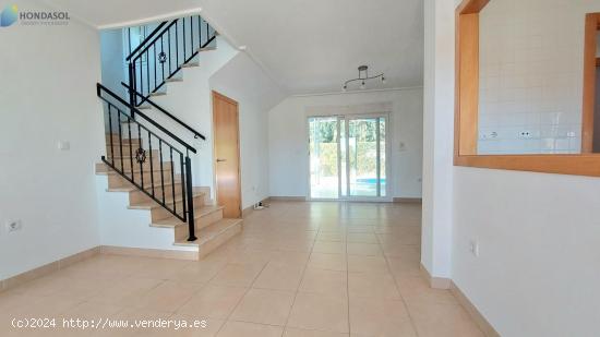 SE VENDE VILLA-CHALET INDEPENDIENTE, 3 DORMTS 3 BAÑOS. PISCINA PRIVADA. CAMPO DE GOLF MAR MENOR. - 