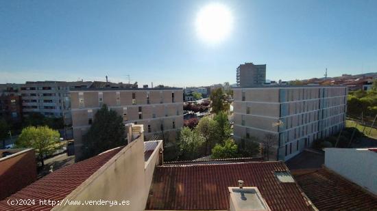 GRAN DÚPLEX EN EL CORAZÓN DEL BARRIO DE SANT PERE - BARCELONA