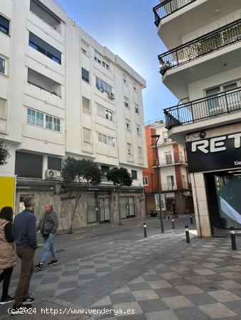 BUEN PISO EN PLENO CENTRO DE ALGECIRAS CON PLAZA DE GARAJE¡¡ - CADIZ