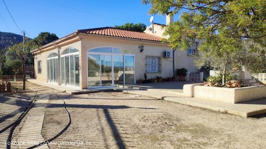 ¡¡CHALET CON PISCINA EN EL HONDÓN DE LOS NIEVES!! - ALICANTE