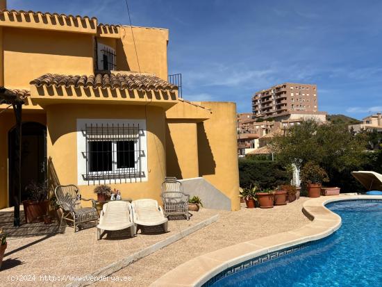 VENTA DE CHALET EN  CALA FLORES - MURCIA