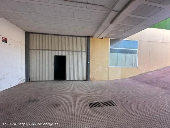 SE ALQUILA LOCAL COMERCIAL DE 700 MTS2 EN TORREVIEJA - ALICANTE