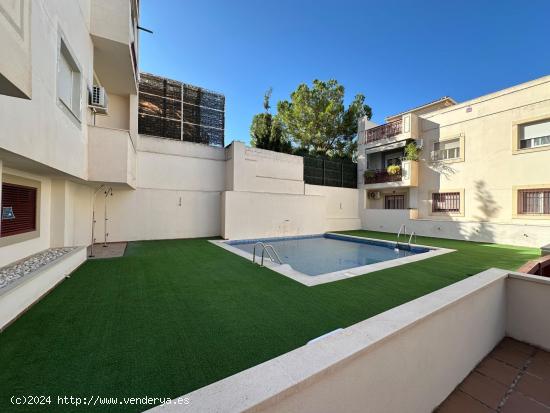 Piso con piscina en venta en el centro del Pueblo de Gojar - GRANADA