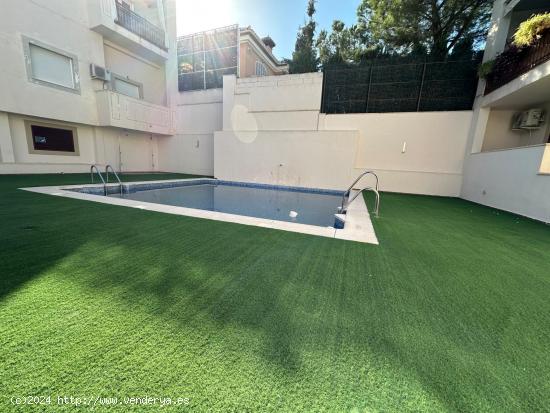 Piso con piscina en venta en el centro del Pueblo de Gojar - GRANADA