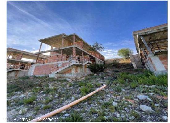 Promoción de Viviendas Pareadas en Construcción Calicanto Chiva Valencia Obras Paradas - VALENCIA