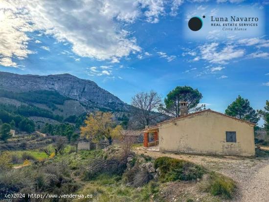 Chalet rústico en Confrides - ALICANTE