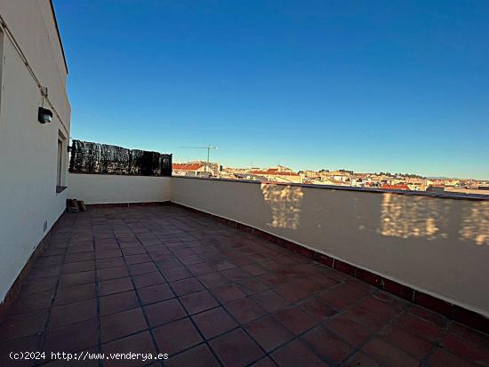 ¿BUSCAS UN ÁTICO CON TERRAZA EN MANRESA? - BARCELONA