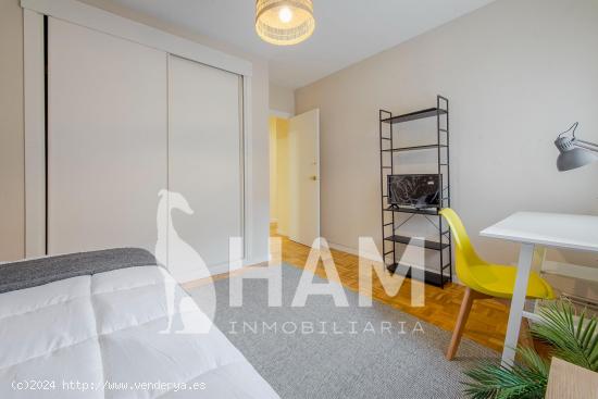 Habitación equipada en zona bien comunicada con baño suite en Las Rozas - MADRID