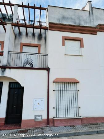 ¡¡CASA ADOSADA CON PISCINA EN VILLAFRANCA!! - CORDOBA