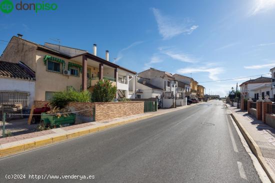 Magnífica casa en Fuente Vaqueros con gran parcela. - GRANADA