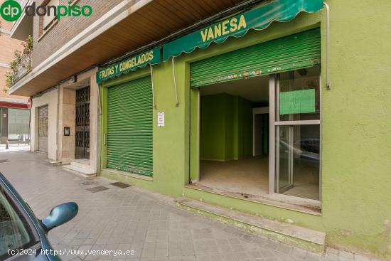  TU NEGOCIO EN EL MEJOR LUGAR! LOCAL EN ZONA COMERCIAL CERCA DE CALLE ALHAMAR** - GRANADA 