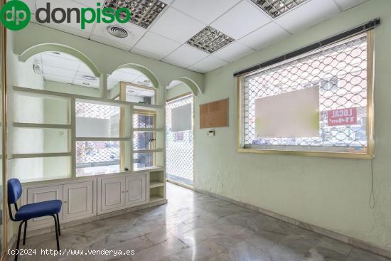 VENTA DE LOCAL COMERCIAL  ( AVENIDA DOCTOR OLORIZ) - GRANADA