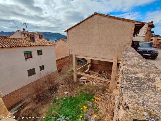 Solar con almacén en Valderrobres - TERUEL