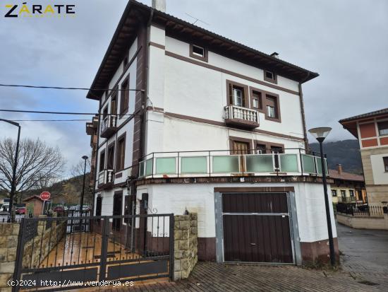 SE VENDE BONITO PISO CON AMPLIA BUHARDILLA Y GRAN LOCAL COMERCIAL EN PLANTA BAJA - VIZCAYA