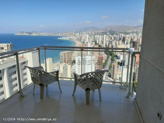 Piso en urbanización con estupendas vistas al mar en Benidorm. - ALICANTE