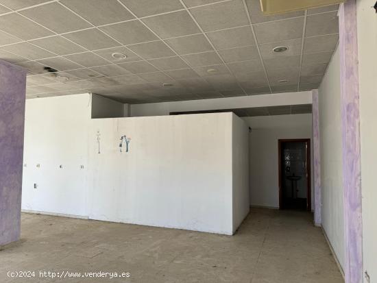 CASABANCO VENDE LOCALES  COMERCIALES  EN CÁCERES. - CACERES