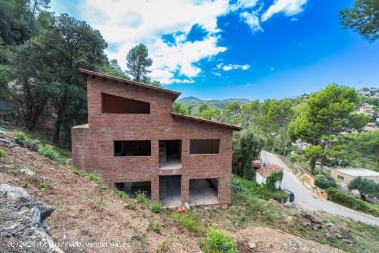 Gran Oportunidad!!  Casa en construcción con Parcela en Corbera de LLobregat - BARCELONA