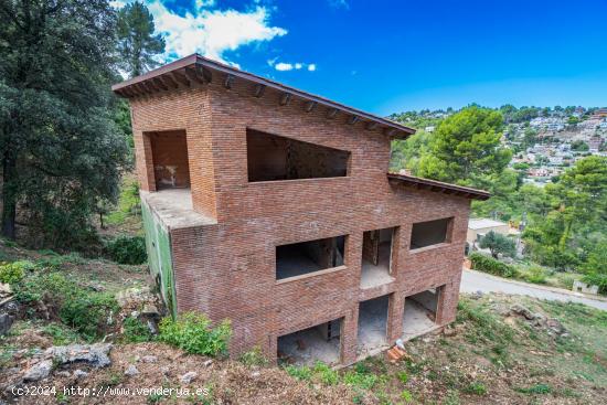 Gran Oportunidad!!  Casa en construcción con Parcela en Corbera de LLobregat - BARCELONA