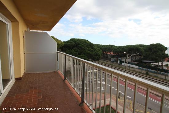 ¡Tu Paraíso en Malgrat de Mar: Piso Con Vistas al Mar y Piscina! - BARCELONA