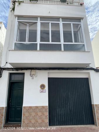  ¡Amplio Piso con Potencial de Dúplex en Zona Céntrica y Tranquila de Mahón! - BALEARES 