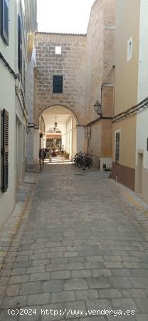 ¡Gran oportunidad de alquiler en el corazón del casco antiguo de Ciutadella! - BALEARES