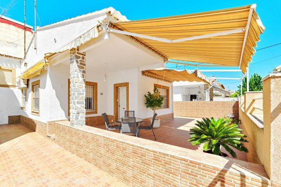  Villa en venta en Pilar de la Horadada (Alicante) 