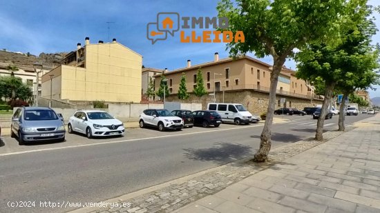 Plaza de aparcamiento en venta  en Balaguer - Lleida