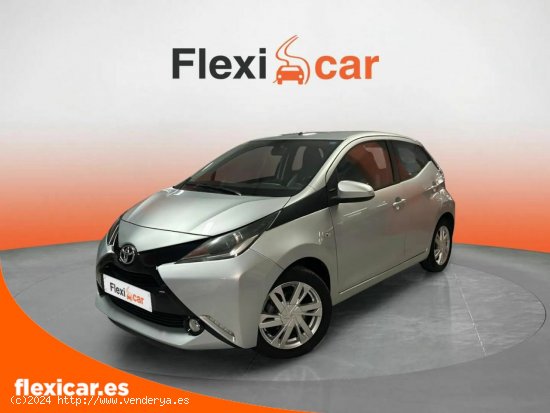 Toyota Aygo 1.0 70 x-cite - Badalona