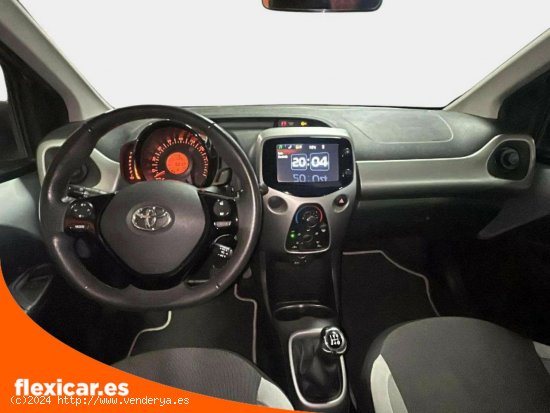 Toyota Aygo 1.0 70 x-cite - Badalona