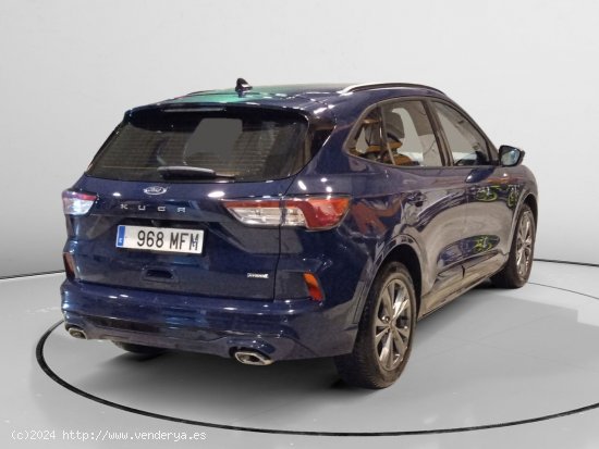 Ford Kuga Hybrid ST-Line - Pamplona