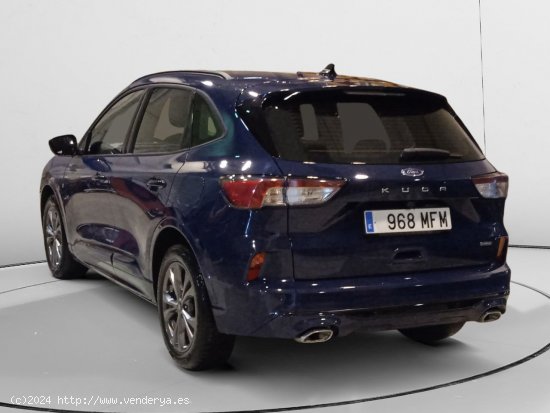 Ford Kuga Hybrid ST-Line - Pamplona