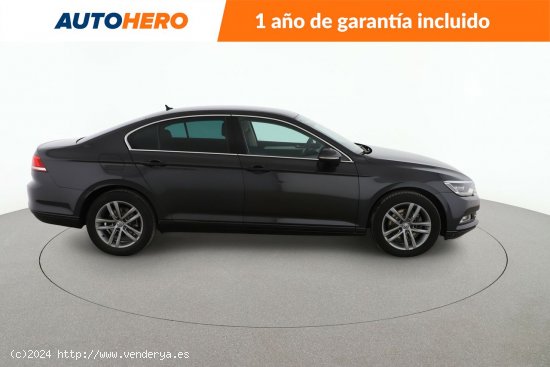 Volkswagen Passat 2.0 TDI Advance BlueMotion - 