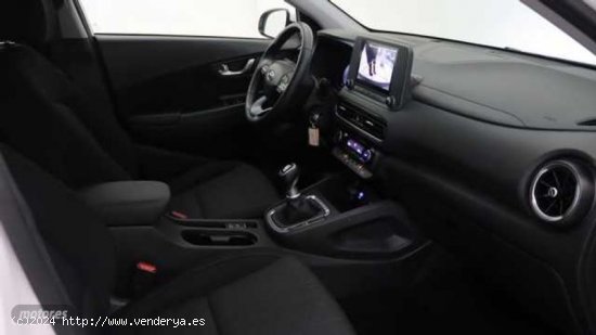 Hyundai Kona 1.0 TGDI Maxx 4x2 de 2023 con 23.294 Km por 20.700 EUR. en Barcelona