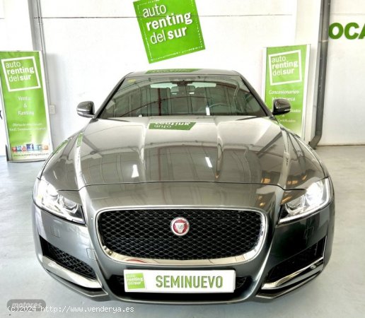 Jaguar XF PRESTIGE AUTO 180CV de 2018 con 68.400 Km por 24.990 EUR. en Sevilla