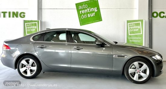 Jaguar XF PRESTIGE AUTO 180CV de 2018 con 68.400 Km por 24.990 EUR. en Sevilla