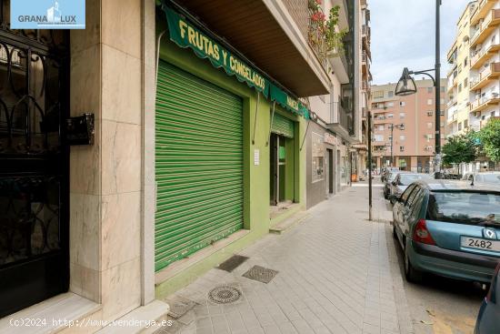 TU NEGOCIO EN EL MEJOR LUGAR! LOCAL EN ZONA COMERCIAL CERCA DE CALLE ALHAMAR** - GRANADA