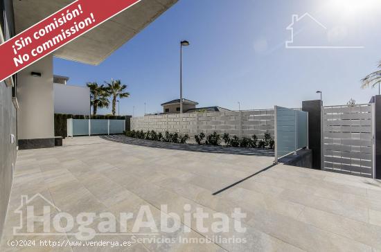 CHALET DE LUJO TOTALMENTE A ESTRENAR CON GRAN TERRAZA Y PISCINA - MURCIA