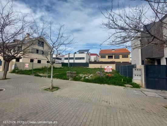 EXCLUSIVAS ROMERO, comercializa parcela Urbana para construccion de unifamiliar pareado - MADRID