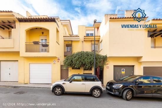   Casa perfecta en Armilla: 4 dormitorios, patio y ubicación inmejorable  - GRANADA 