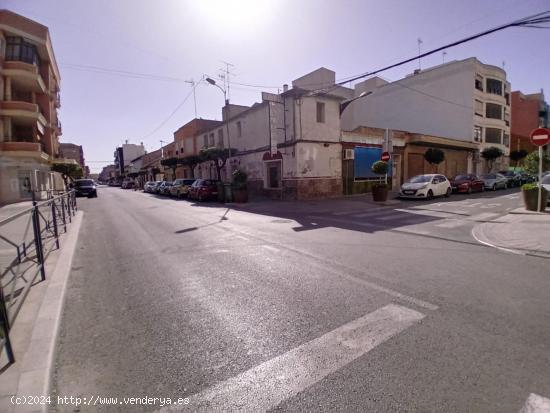 LOCAL CENTRICO EN ALMORADI PARA NEGOCIO O PARA EDIFICAR . - ALICANTE