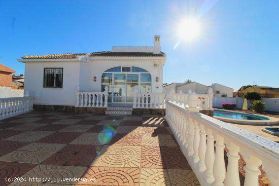 Vivienda Independiente con Jardín y Piscina en La Siesta - ALICANTE