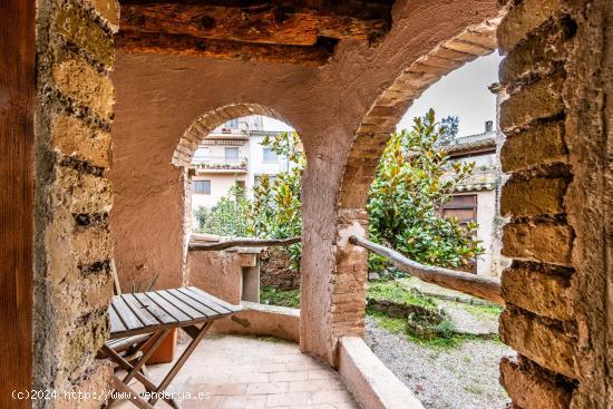 ESPECTACULAR CASA REFORMADA ESTIL RUSTIC AMB PATI I GARATGE - BARCELONA