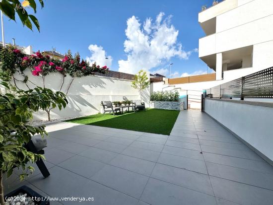 ADOSADO DE OBRA NUEVA EN LOS BALCONES. 3 DORM. 3 BAÑOS. PARCELA Y GRAN SOLARIUM. - ALICANTE