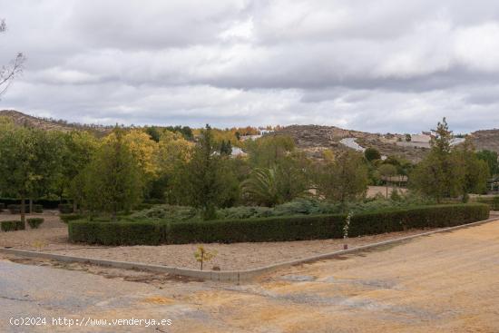 VENTA DE PARCELA EN LA URBANIZACIÓN CAÑADAS DEL PARQUE - GRANADA