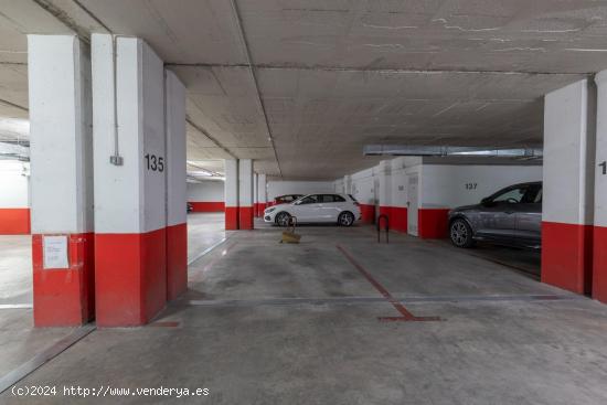 Plaza de garaje en urbanización privada pts - GRANADA