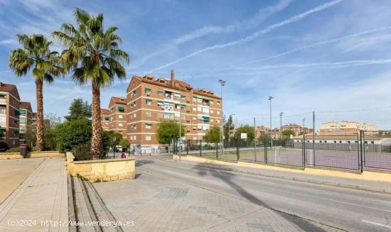 Venta de local en San Francisco Javier de 205 m² - GRANADA